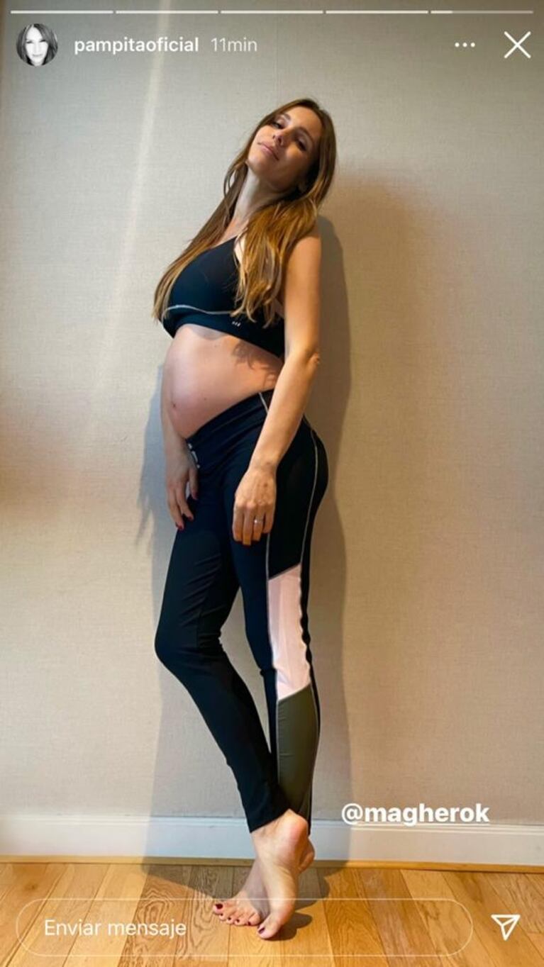 Pampita lució su hermosa pancita de embarazada con un outfit deportivo