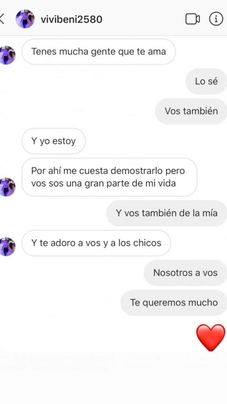 Pampita mostró los chats privados con su niñera luego de ser denunciada por maltrato psicológico y hostigamiento