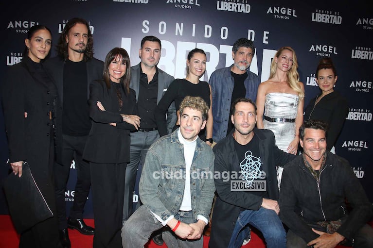 Pampita, Nicole Neumann y famosos en un evento (Foto: Movilpress).