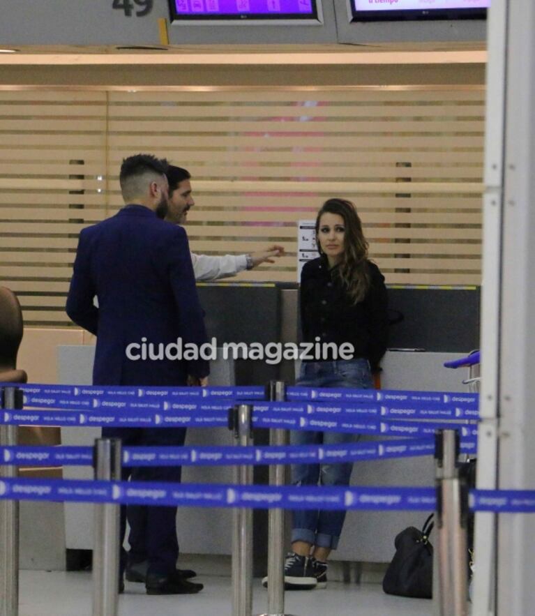 Pampita reveló qué pasó en el Aeropuerto la noche que no pudo viajar a Miami: "Agarré un pasaporte viejo"