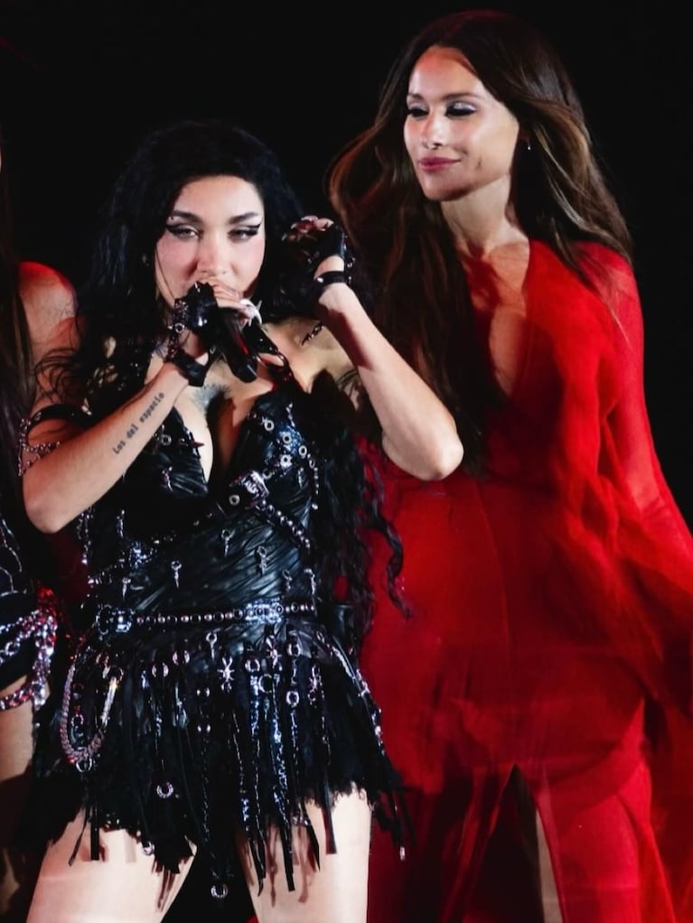 Pampita reveló qué sintió al desfilar ante 100 mil personas en el show de María Becerra en River (Foto de Instagram @pampitaoficial)