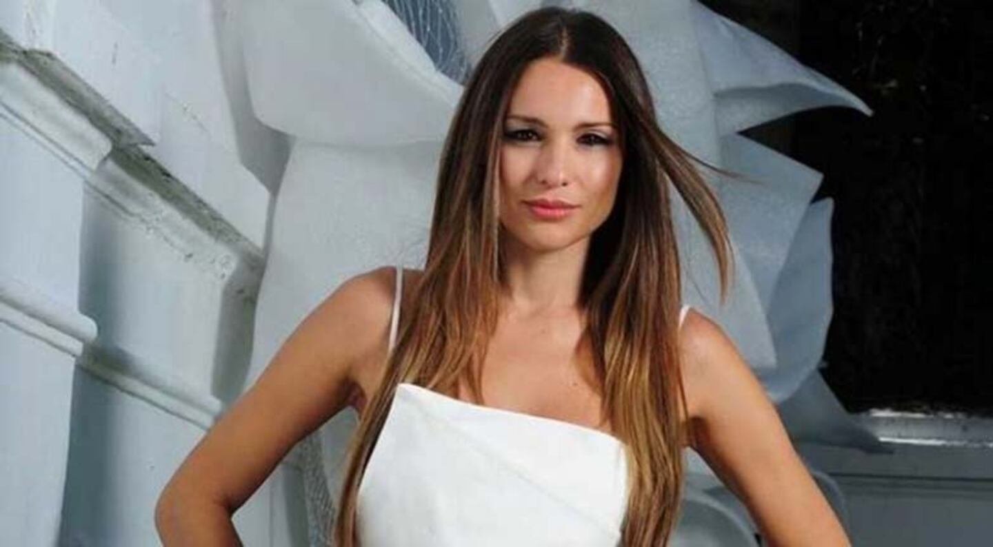 Pampita se acercó a la cancha para hacerle el aguante a su equipo.