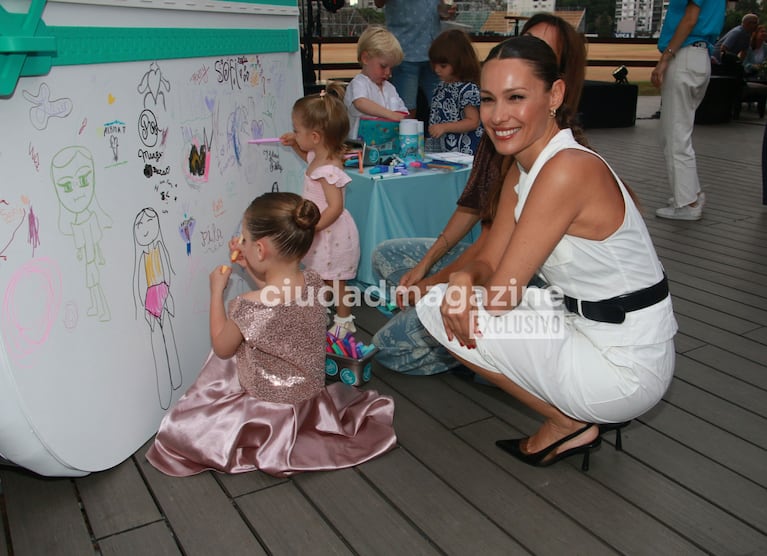 Pampita y Ana brillaron con sus looks (Foto: Movilpress).