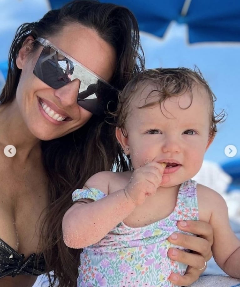 Pampita y Ana García Moritán disfrutaron de un día de playa en Miami: el tierno video de la beba en el mar