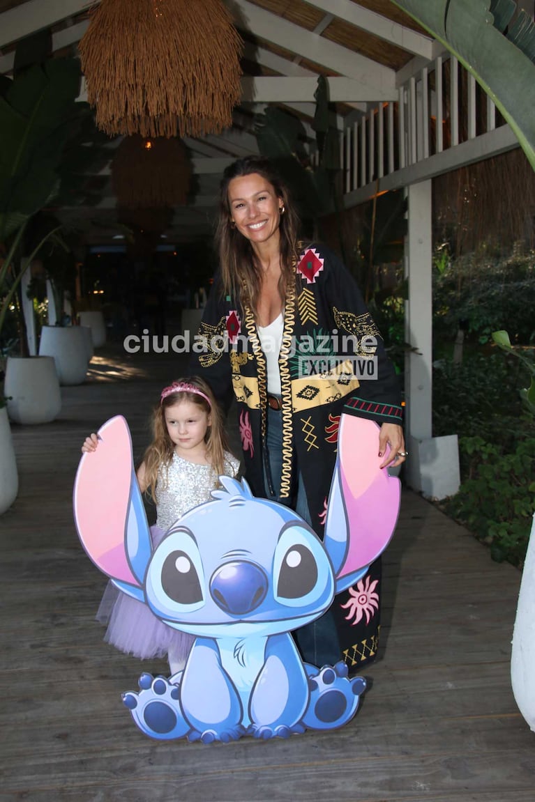 Pampita y Anita (Foto: Movilpress)