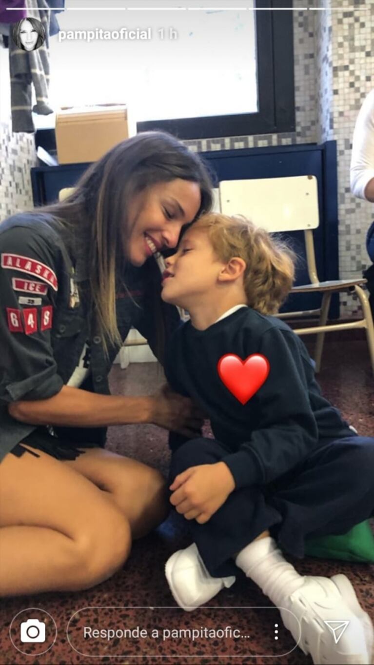 Pampita y Benjamín Vicuña, reunidos por sus hijos en su primer día de escuela: "Empezando juntos"