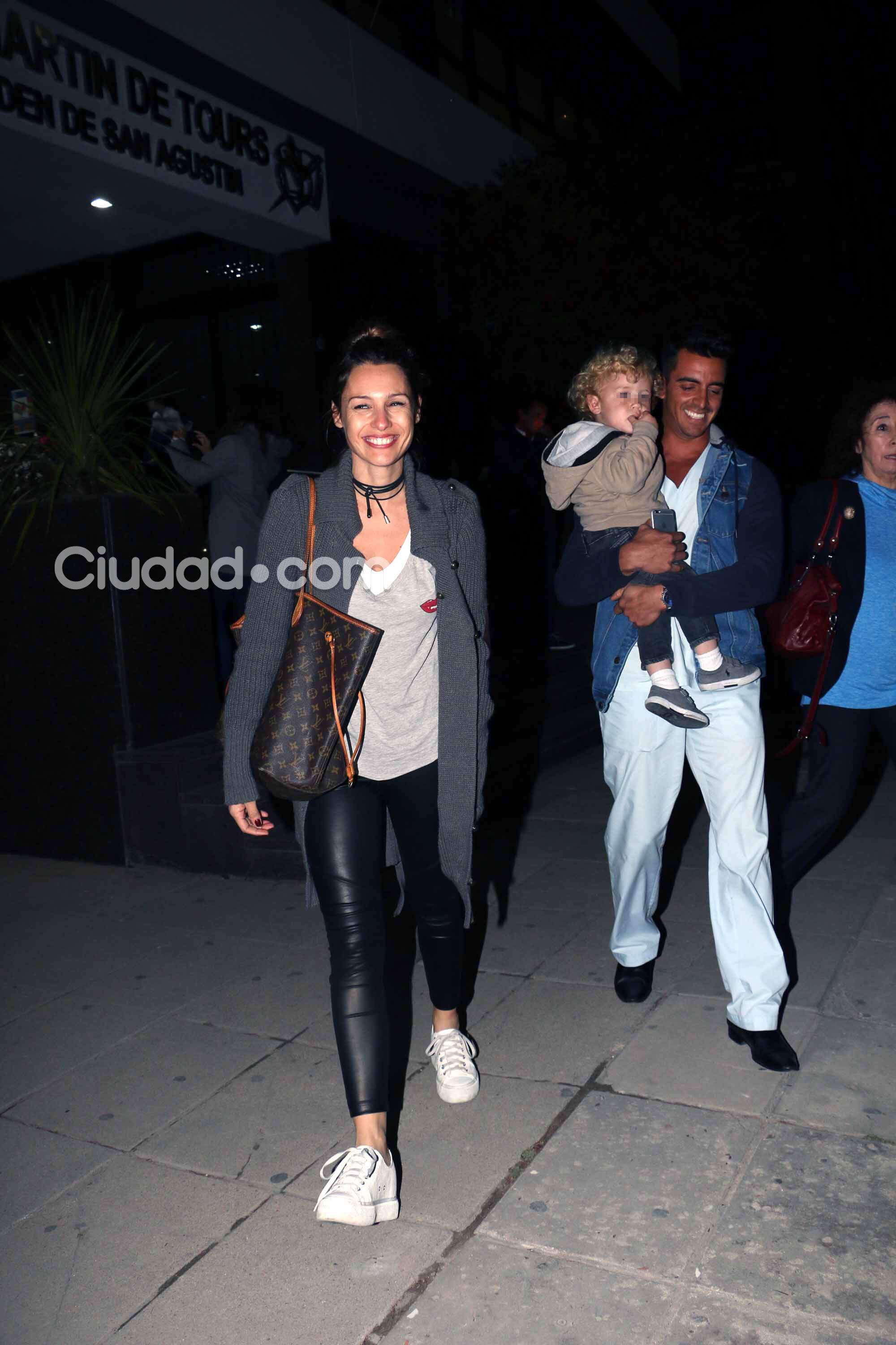 Pampita y Benjamín Vicuña, reunidos por sus niños (Fotos: Movilpress).