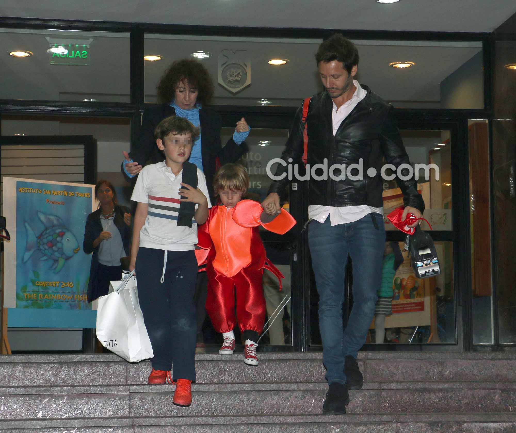 Pampita y Benjamín Vicuña, reunidos por sus niños (Fotos: Movilpress).