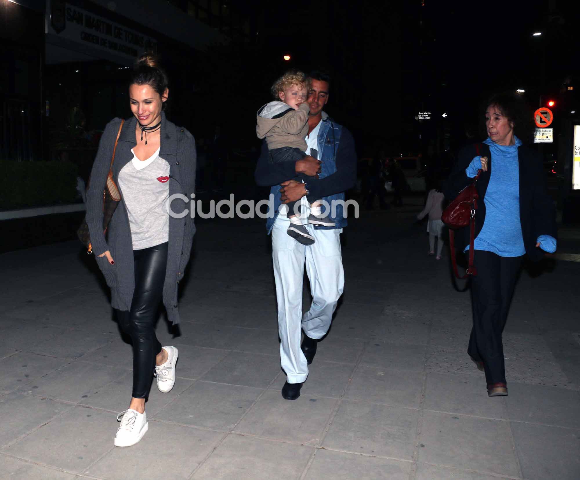 Pampita y Benjamín Vicuña, reunidos por sus niños (Fotos: Movilpress).
