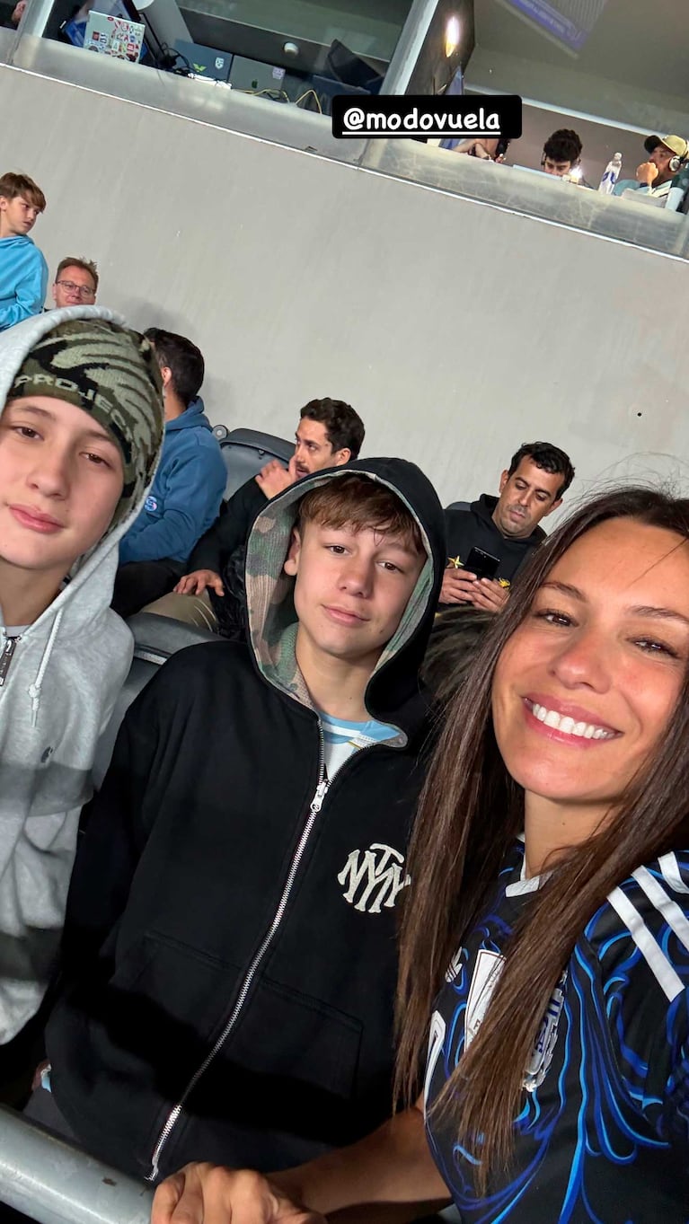 Pampita y dos de sus hijos (Foto: Instagram)