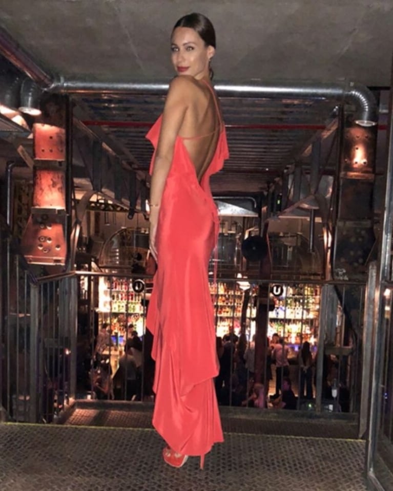 Pampita y Pico Mónaco, a puro baile y looks súper elegantes: vestido escotadísimo y smoking