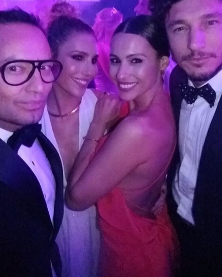 Pampita y Pico Mónaco, a puro baile y looks súper elegantes: vestido escotadísimo y smoking