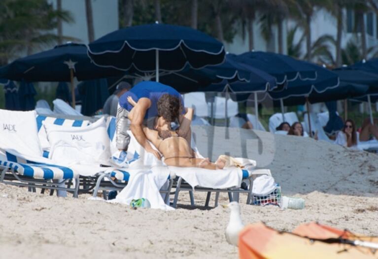 Pampita y Pico Mónaco, a puro beso y mimo en las playas de Miami