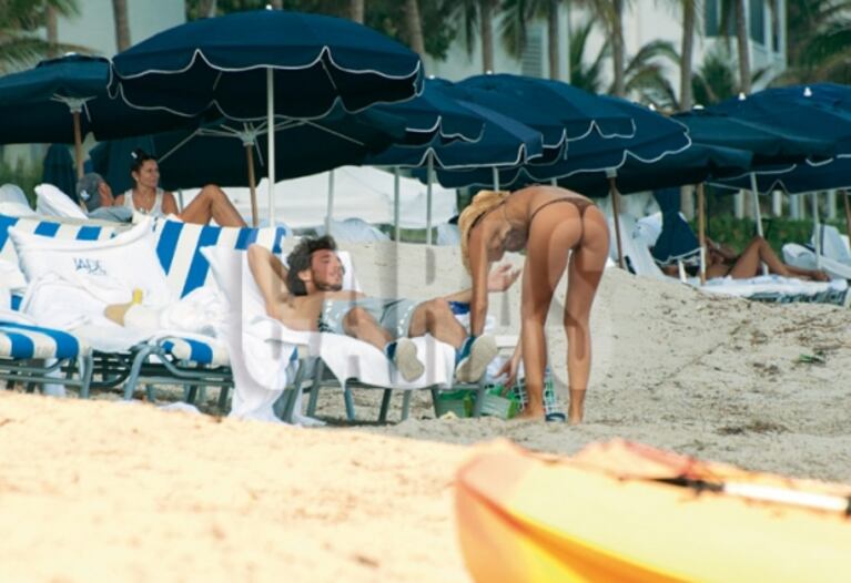 Pampita y Pico Mónaco, a puro beso y mimo en las playas de Miami