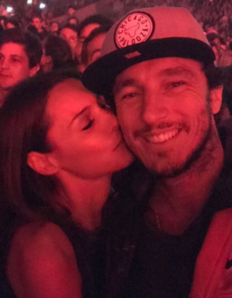 Pampita y Pico Mónaco, divertida salida de novios al recital de Coldplay: "Noche mágica"