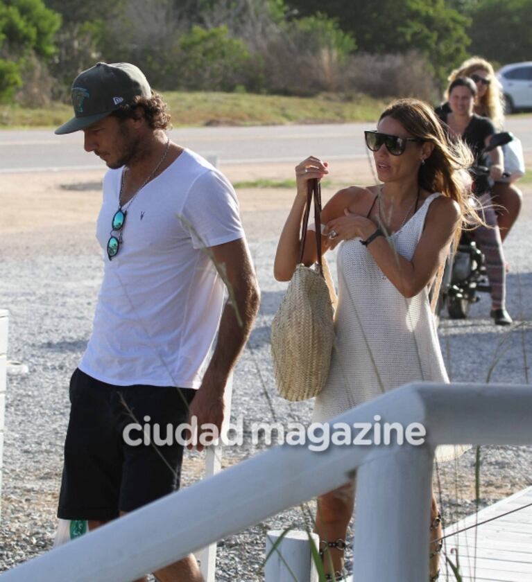 Pampita y Pico Mónaco, enamorados en Punta del Este: las fotos de la pareja top tras su reconciliación