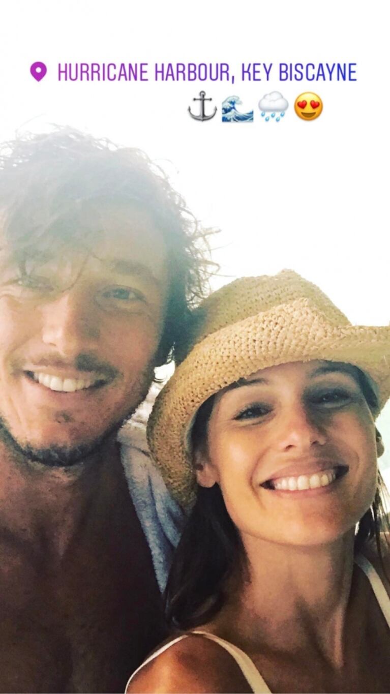 Pampita y Pico Mónaco, enamorados y bailando a puro ritmo en un yate en las costas de Miami