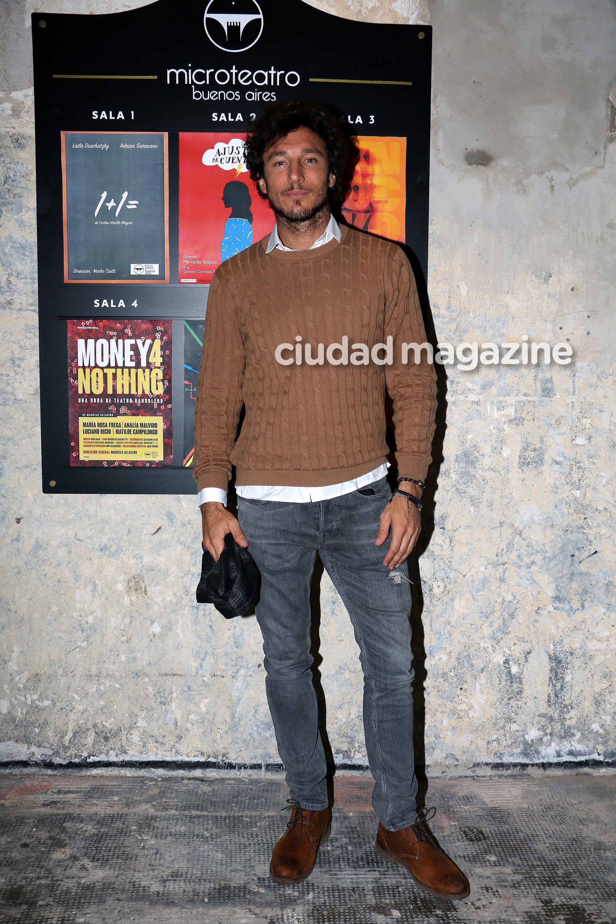 Pampita y Pico Mónaco, juntos y enamorados en la noche porteña  (Fotos: Movilpress).