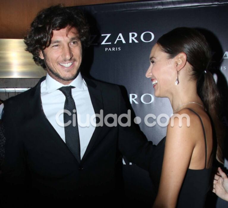 Pampita y Pico Mónaco, mimos y complicidad en la noche porteña: mirá el vestido que le trajeron especialmente desde París a la diosa