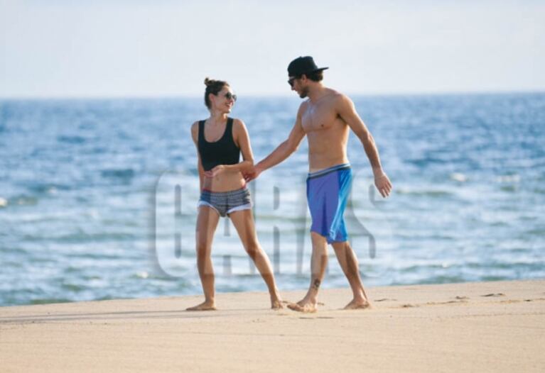Pampita y Pico Mónaco se entrenan en las playas de Punta del Este: ¡pareja de lomazos!