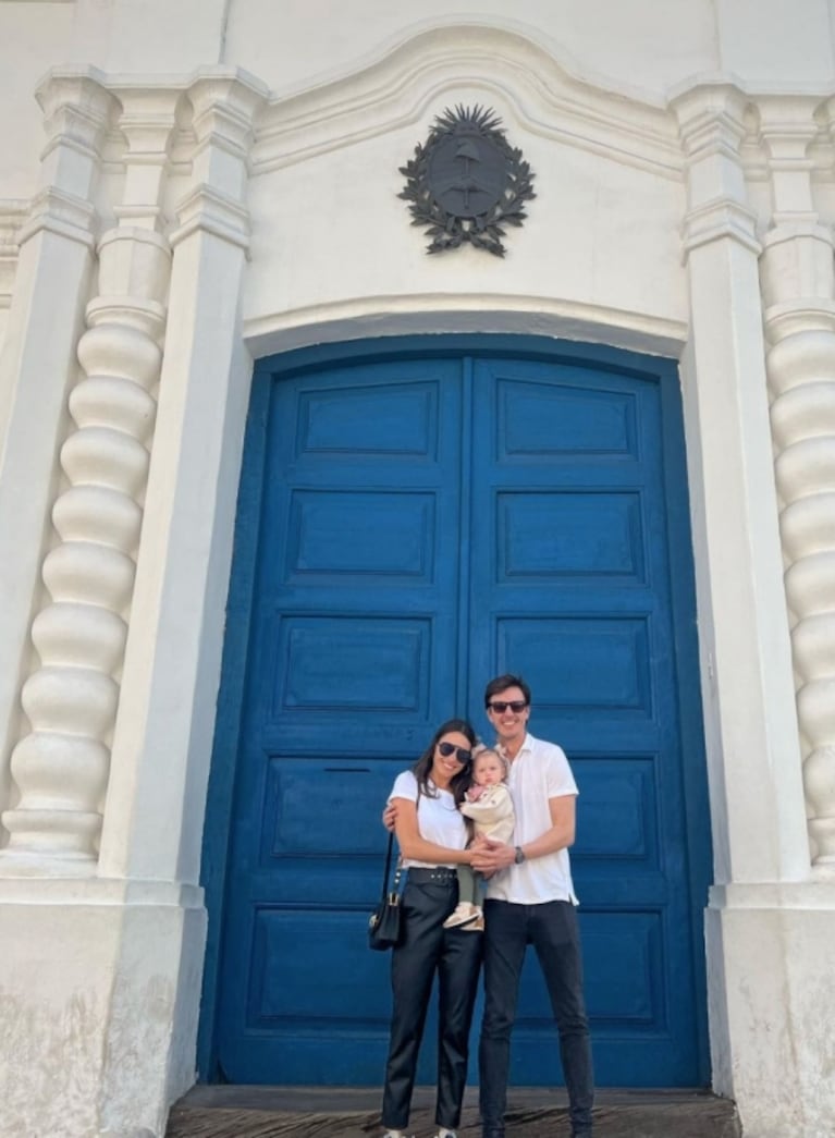 Pampita y Roberto García Moritán compartieron su tierno álbum de fotos con Anita en Tucumán