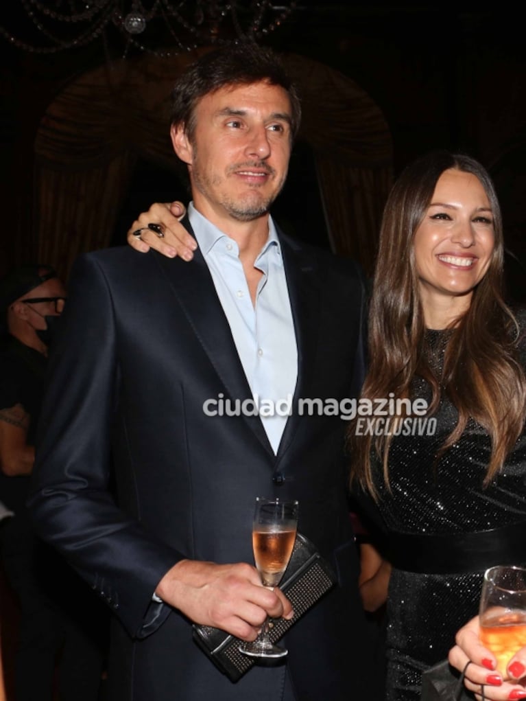 Pampita y Roberto García Moritán disfrutaron de una salida romántica: besos y mimos en la noche porteña