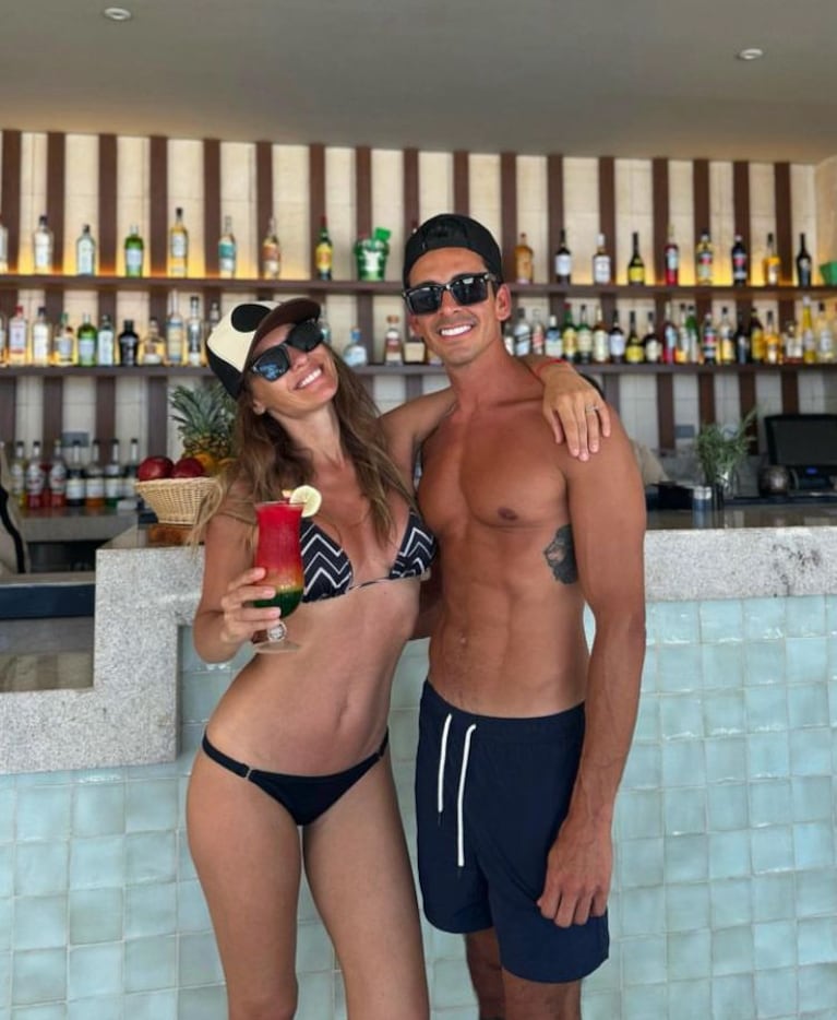 Pampita y su hermano en México