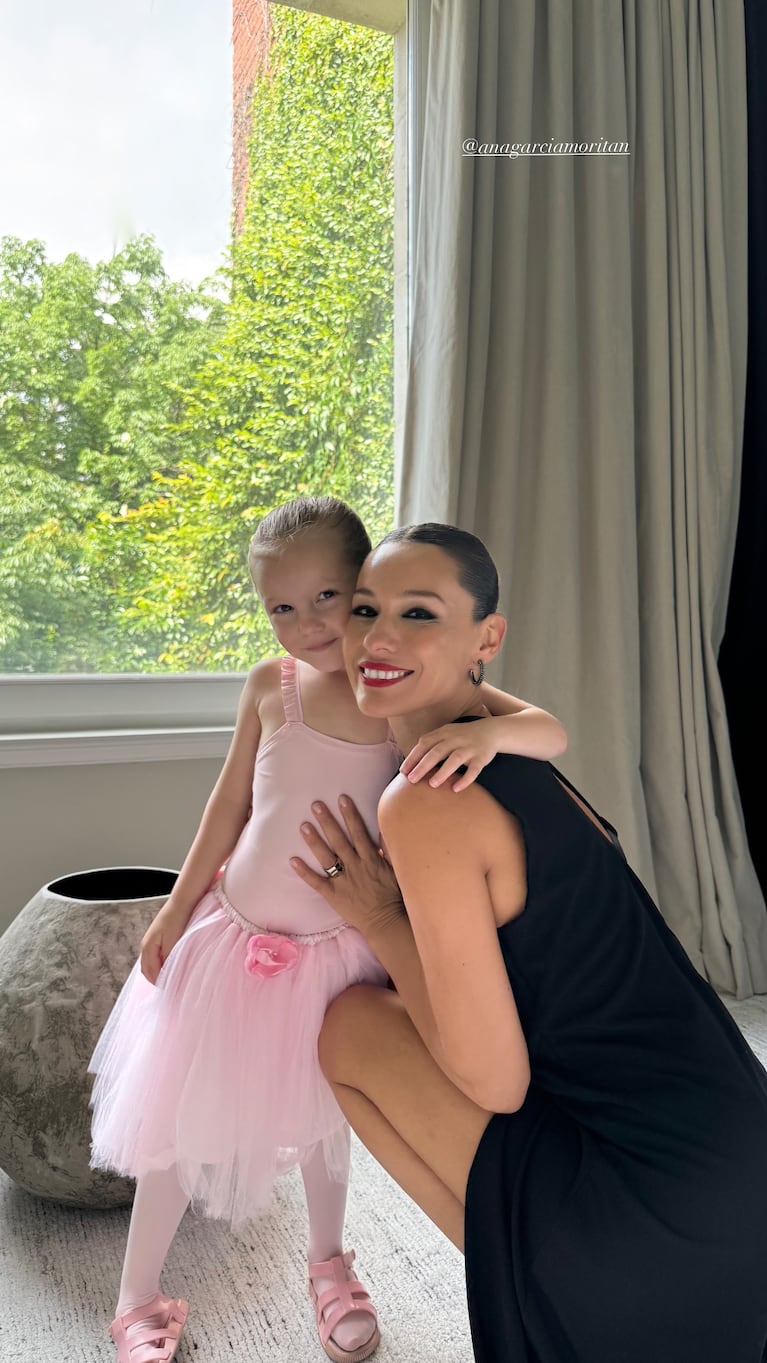 Pampita y su hija Ana (Foto: Instagram/@pampitaoficial)