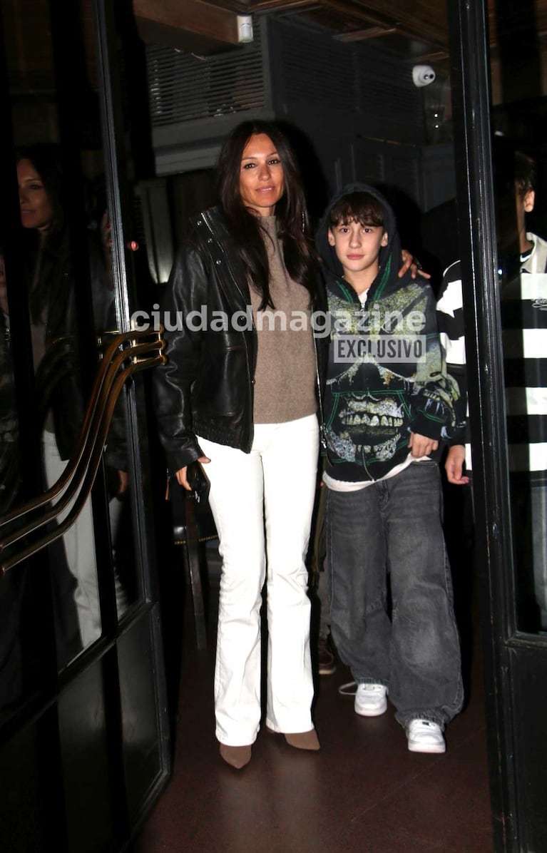 Pampita y su hijo Benicio  (Foto: Movilpress)