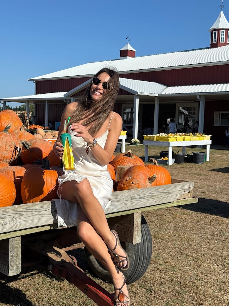 Pampita y sus hijos disfrutaron del otoño en los Hamptons entre calabazas y juegos. CRÉDITO: Instagram