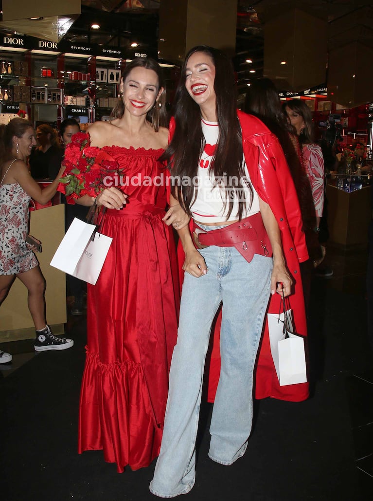 Pampita y Zaira Nara en un evento (Foto: Movilpress).