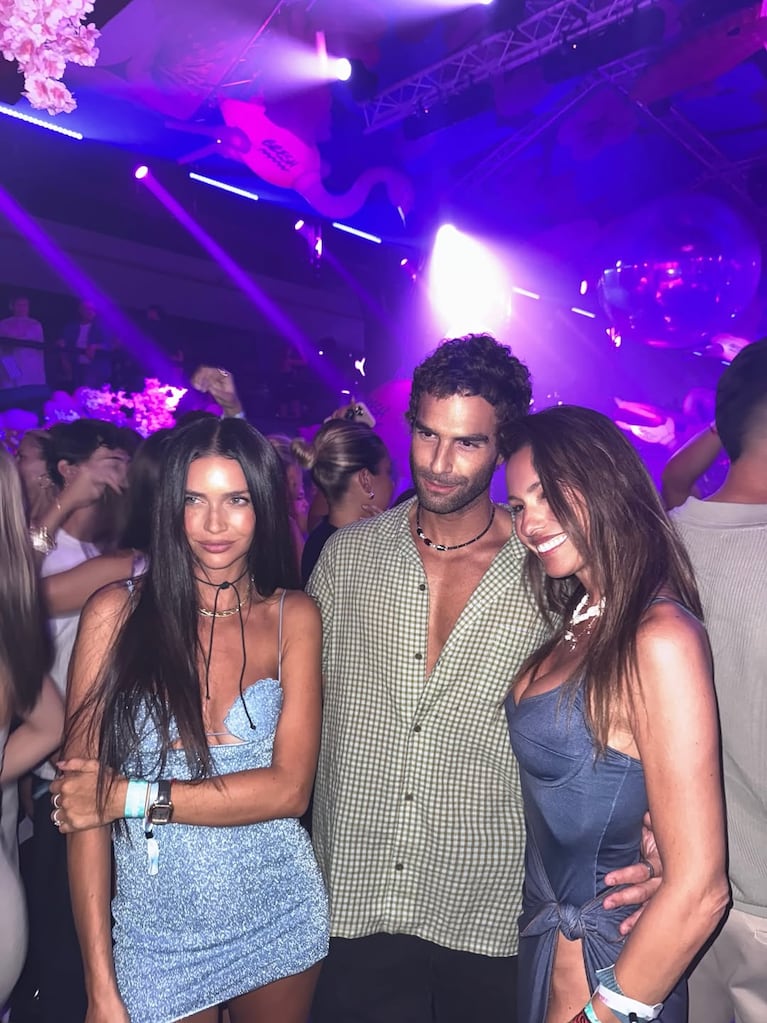 Pampita, Zaira Nara y Nicolás Furtado en Ibiza (Foto: Instagram/@pampitaoficial).