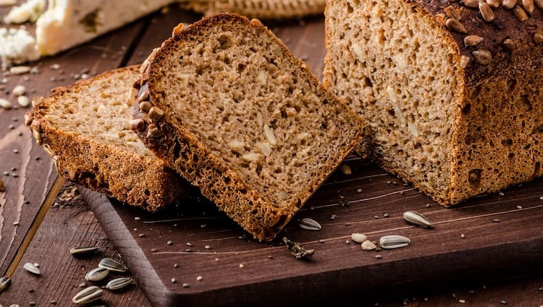 Pan de molde negro casero, receta