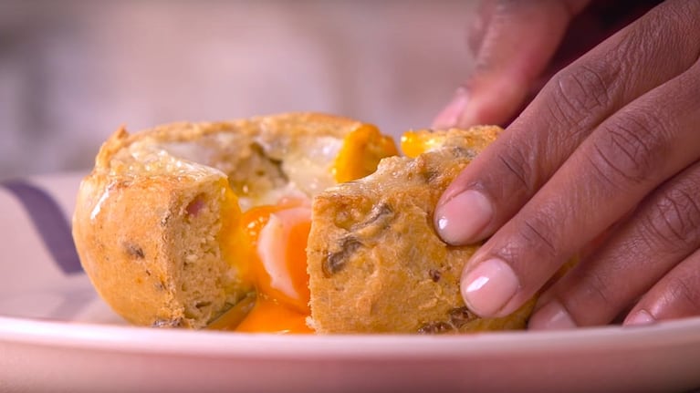 Pan de panceta relleno con huevo, una receta que no falla. Foto: Cucinare TV