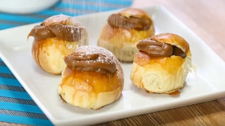 Pancitos de leche, bizcochitos y bizcochuelo: 3 recetas para la merienda