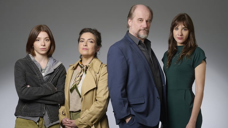Paola Barrientos, Marcelo Subiotto, María Abadi y Agustina Cabo en "Bardo"