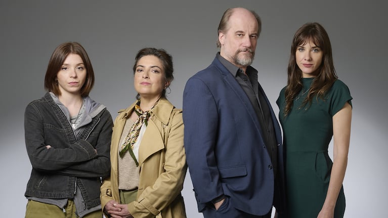 Paola Barrientos, Marcelo Subiotto, María Abadi y Agustina Cabo en "Bardo"
