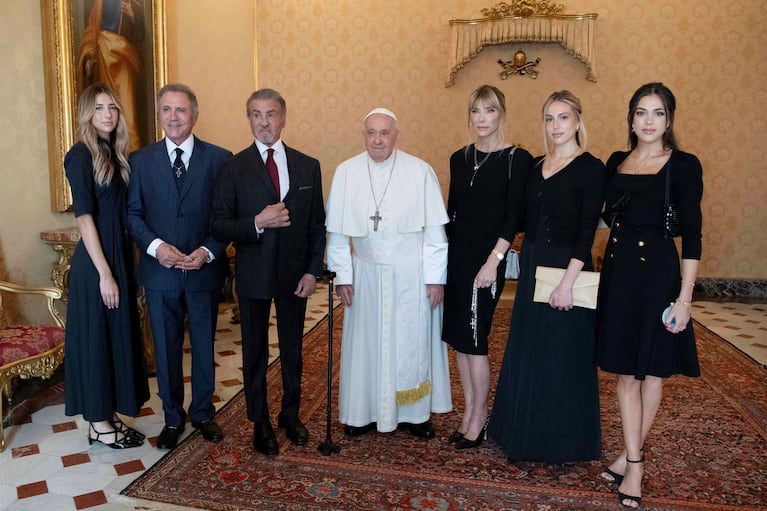Papa Francisco con Silvester Stallone y su familia. Foto: ANSA