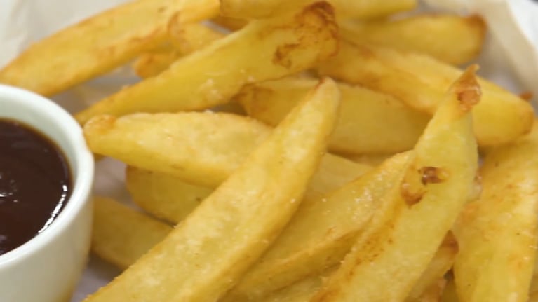 Papas fritas, el secreto para que salgan crocantes y doradas.
