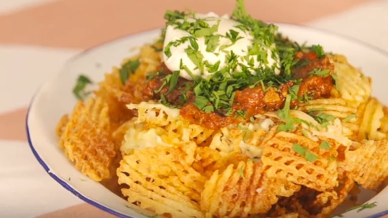 Papas rejilla, un clásico de los bodegones porteños. Foto: Cucinare TV