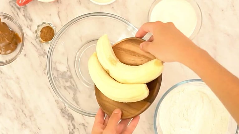Para realizar esta receta se necesitan dos bananas enteras. Foto: Cucinare TV