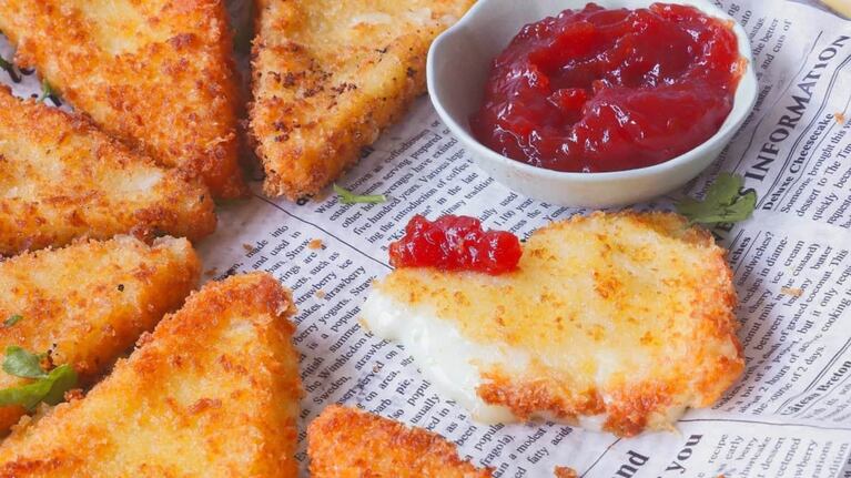 Para una picada caliente: Pinchos de queso brie