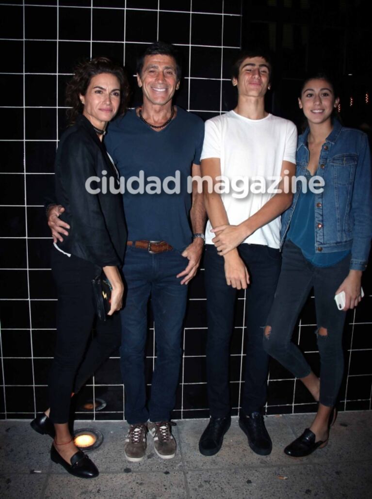 Parejas top y muchos famosos en una noche porteña a puro sushi: todos los looks