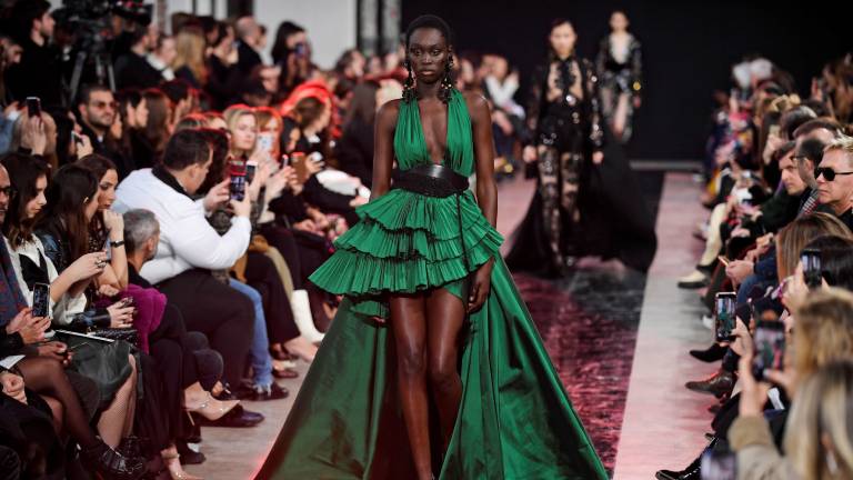 París trata de olvidarse de la pandemia: volverá a celebrar desfiles de moda presenciales en julio