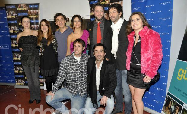 Parte del elenco de Güelcom en el estreno de la película. (Foto: J. Rubio)