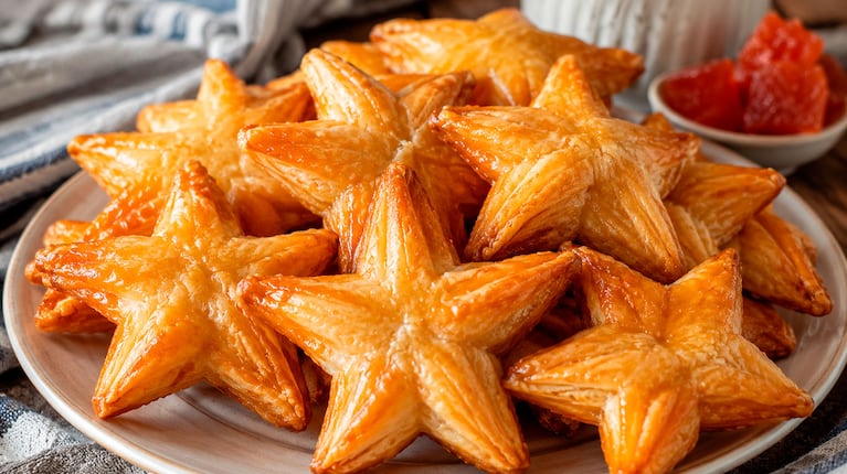 Pastelitos caseros para el 25 de mayo: la receta salvadora (Foto creada con IA)