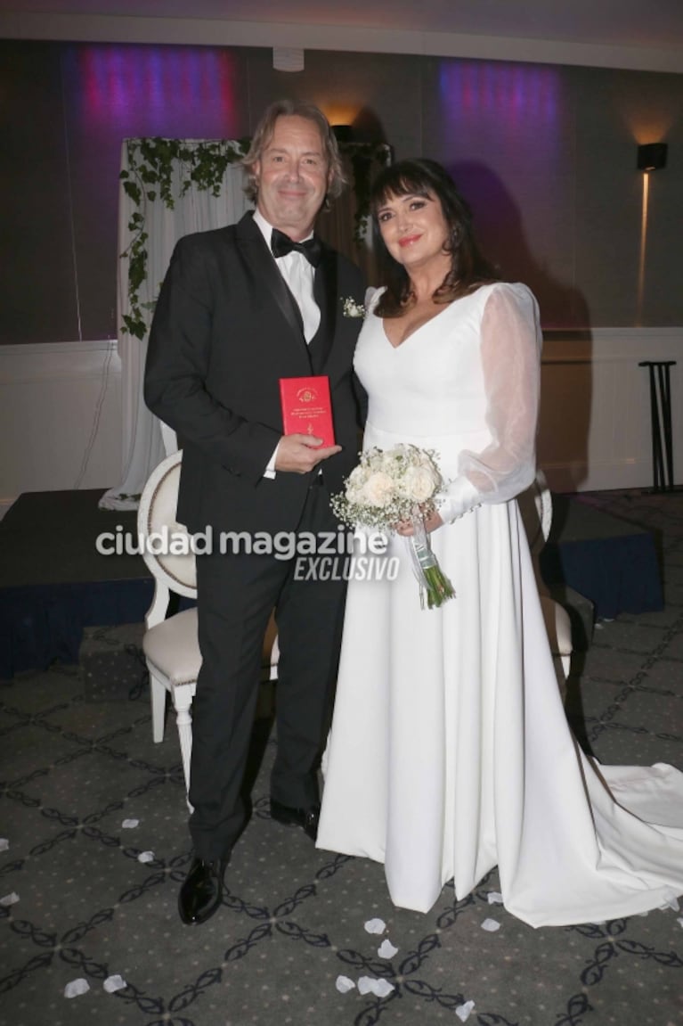 Patricia Echegoyen se casó con Rodrigo Prado del Río, después de 25 años juntos y una hija en común: las fotos de la ceremonia