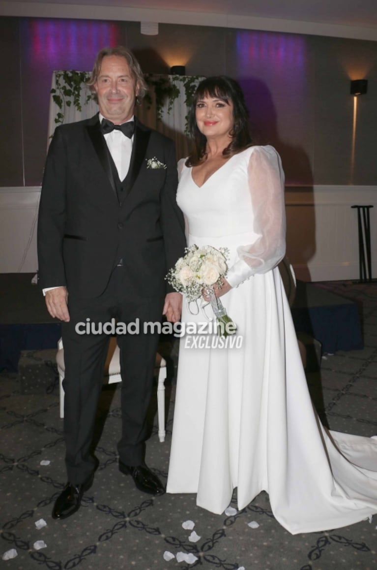 Patricia Echegoyen se casó con Rodrigo Prado del Río, después de 25 años juntos y una hija en común: las fotos de la ceremonia