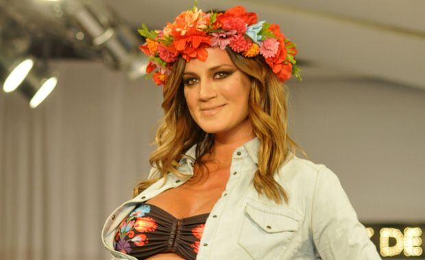 Paula Chaves desfiló con su pancita de 7 meses para Luz de Mar. (Foto: Jennifer Rubio)