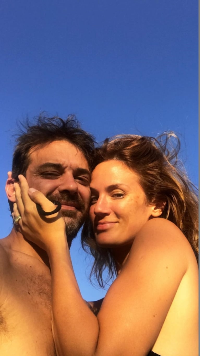 Paula Chaves y Pedro Alfonso, selfies súper apasionadas y día de pileta con Baltazar